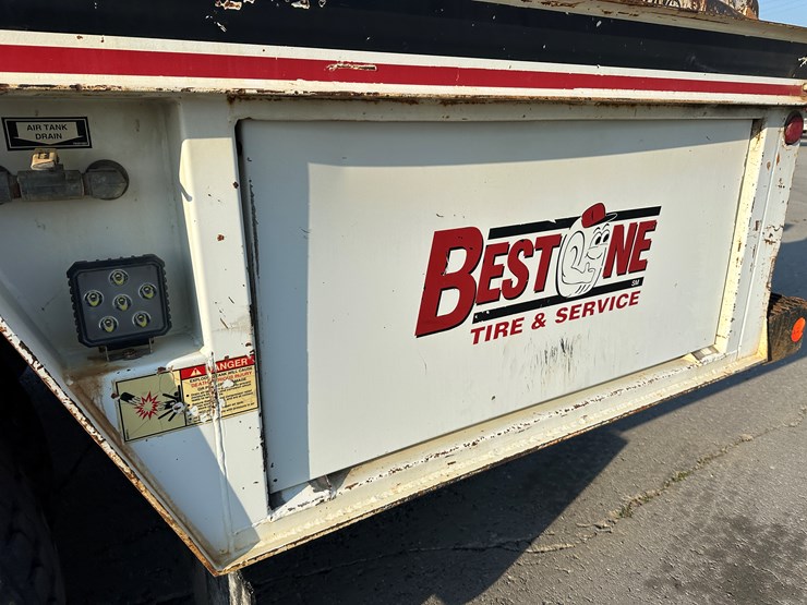 freightliner-fl70-image-29