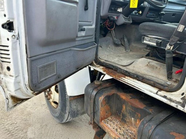 1997-ford-f800-image-25