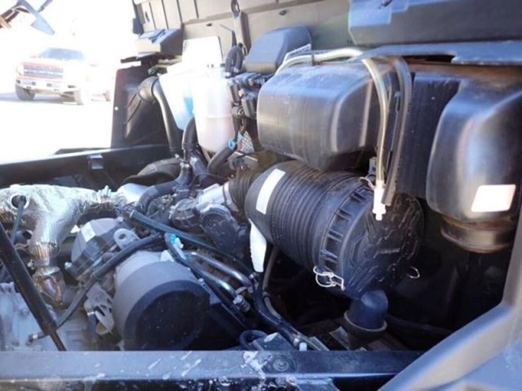 2022-can-am-defender-limited-hd10-4x4-side-by-side-image-45