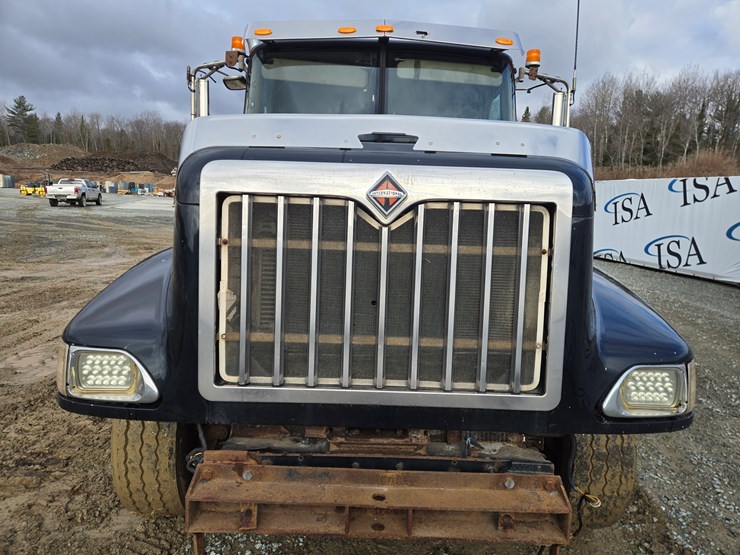 2014-massey-ferguson-8-image-10