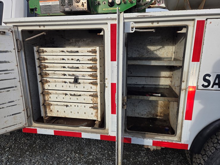 2018-ford-f550-xl-image-25