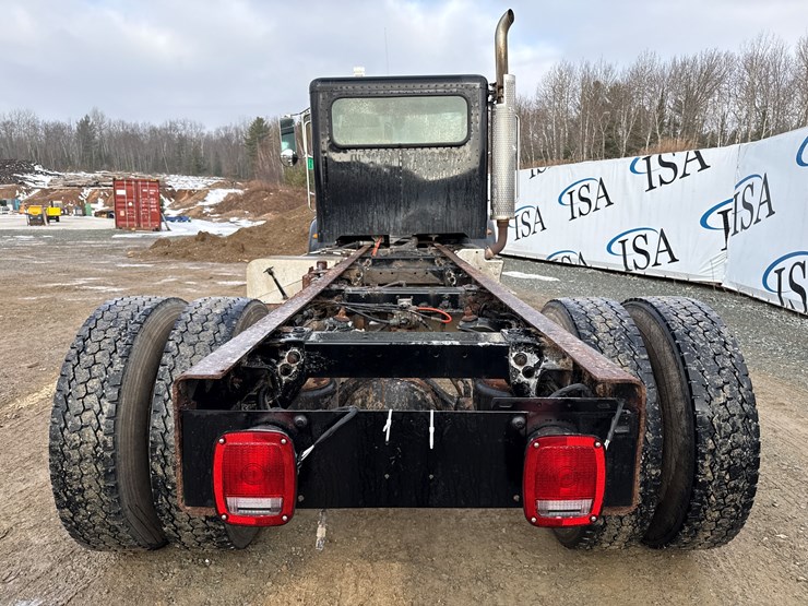 2015-peterbilt-337-image-4