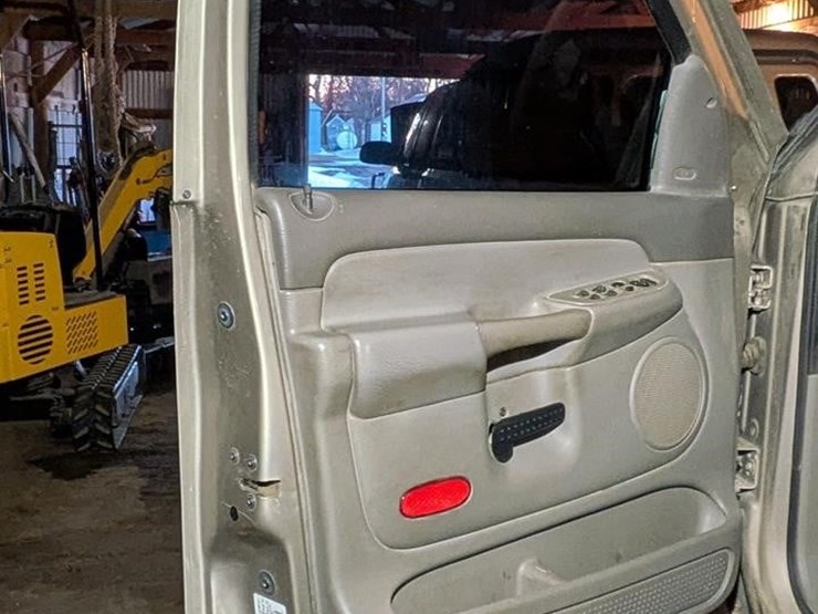 2003-dodge-2500-image-4