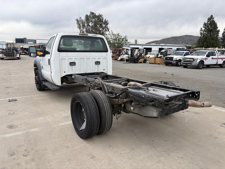 2011-ford-f550-image-4