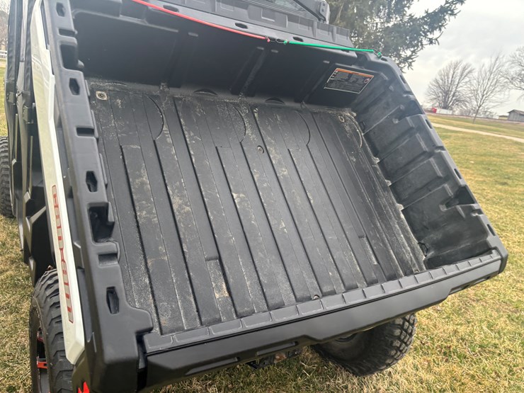 #2311-•-2023-can-am-hd-9-defender-xt-4x4-utv-image-31