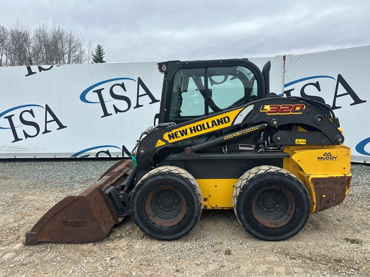 new-holland-l320-image-2