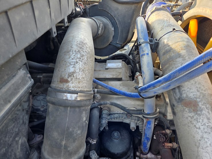 2012-international-7600-image-51