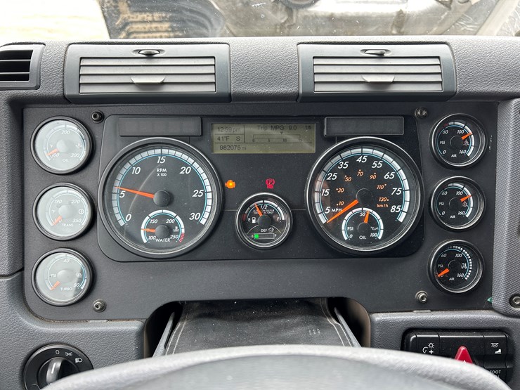 2017-massey-ferguson-8-image-68