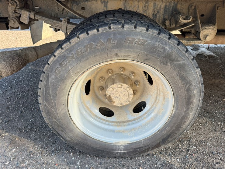 2012-ford-f550-xl-image-43