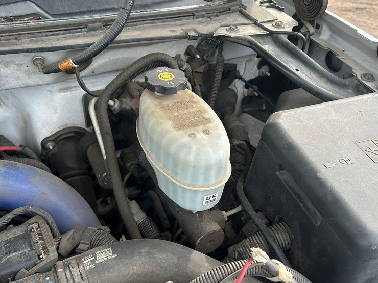 2004-chevrolet-3500-image-42