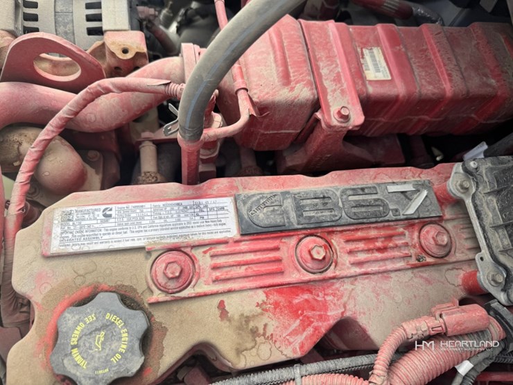 2023-freightliner-m2-106-image-44