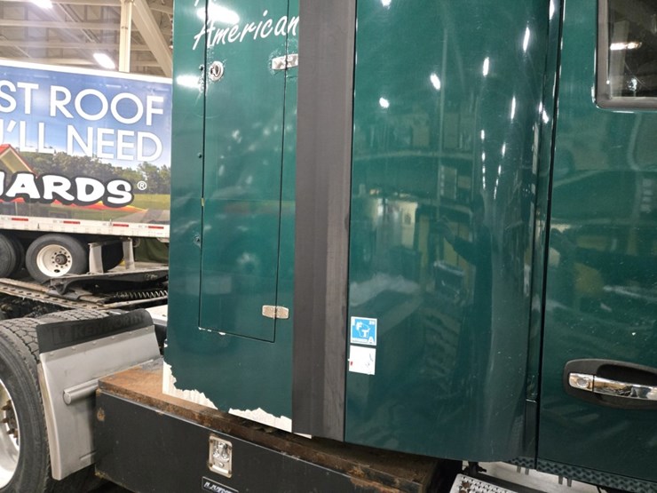 2017-kenworth-t680-image-17