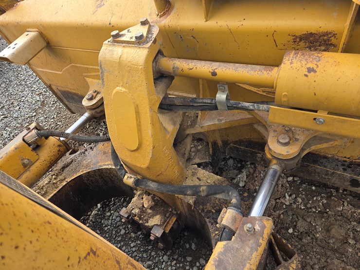 caterpillar-d6n-xl-image-13