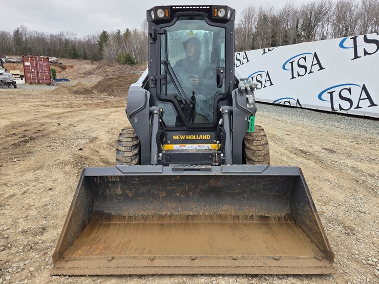 new-holland-l318-image-8