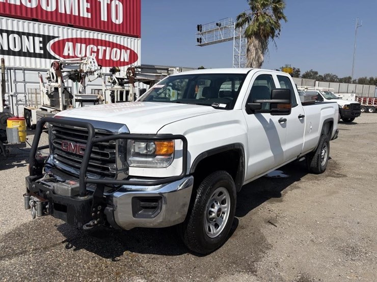 2017-gmc-sierra-3500-image-1