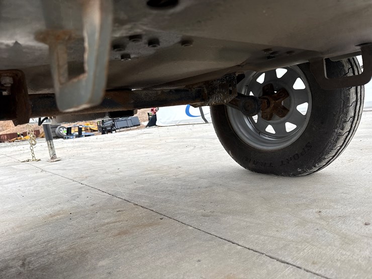 2015-massey-ferguson-8-image-36