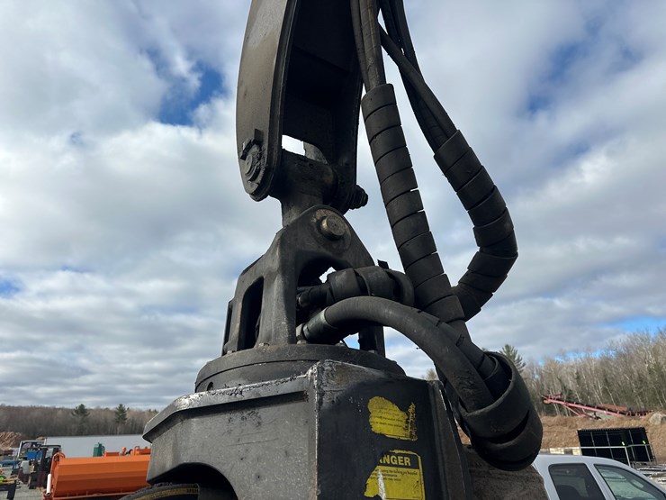 2016-deere-2154d-image-26