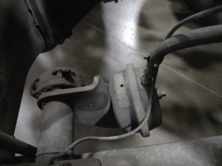 #2298-•-2015-freightliner-cascadia-day-cab-truck-tractor-image-40