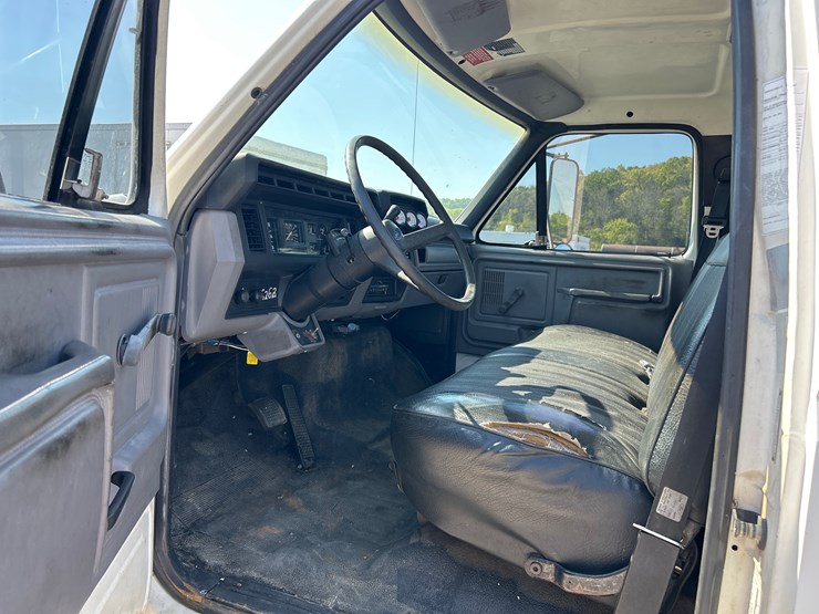 1996-ford-f800-image-8