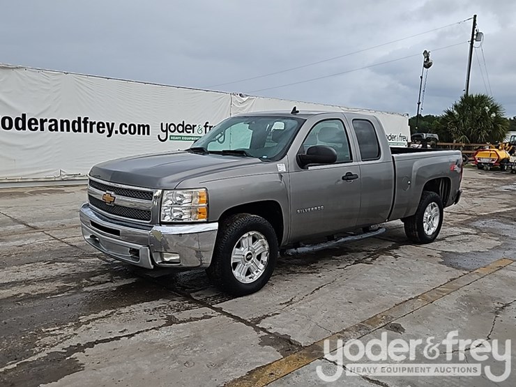 2013-chevrolet-silverado-1500-image-1