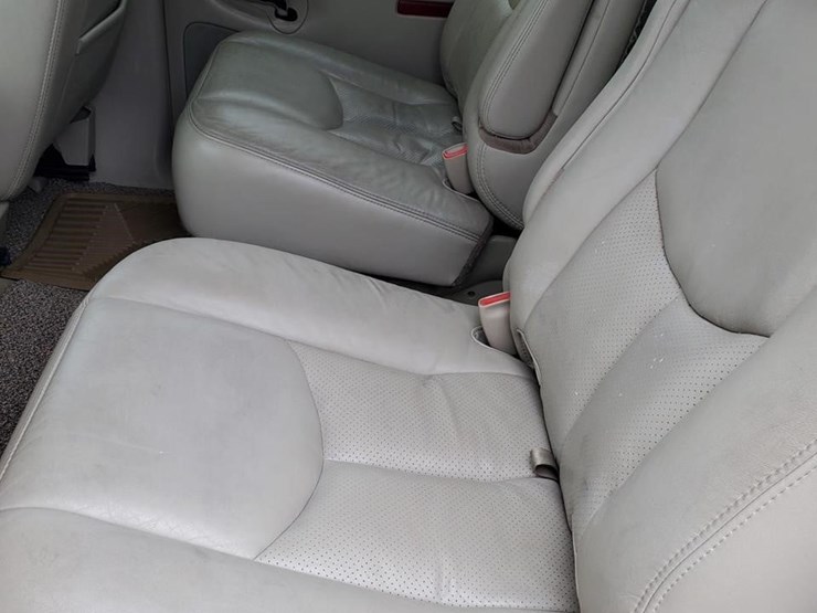 2006-cadillac-escalade-esv-image-8