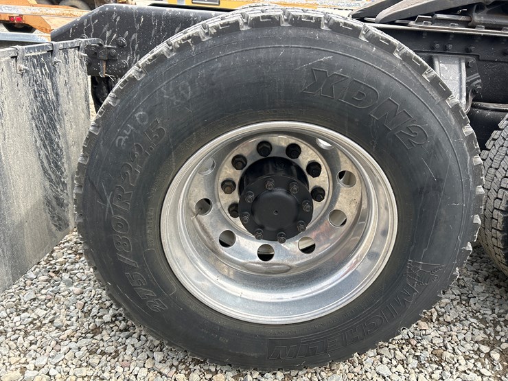 2015-kenworth-t680-image-81