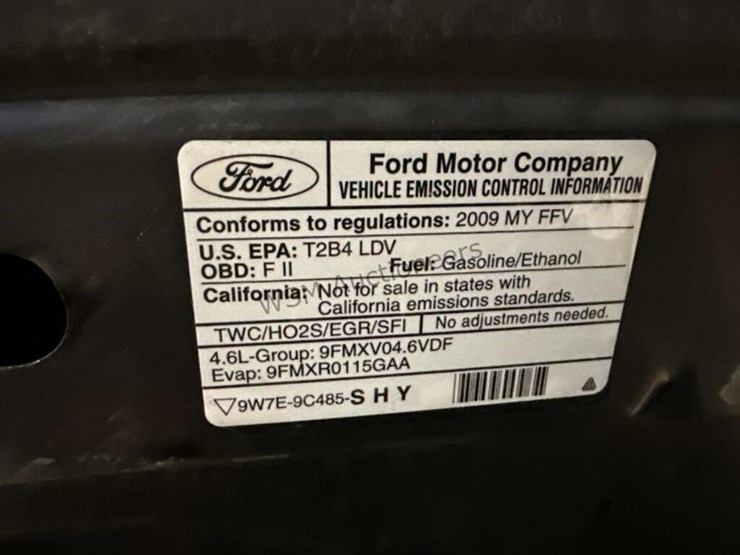 2009-ford-crown-victoria-sdn-image-15