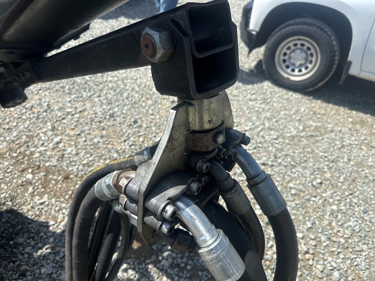 2011-deere-1270e-image-53