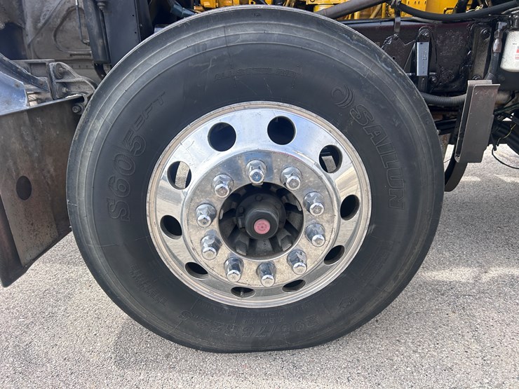 2000-peterbilt-379-image-76