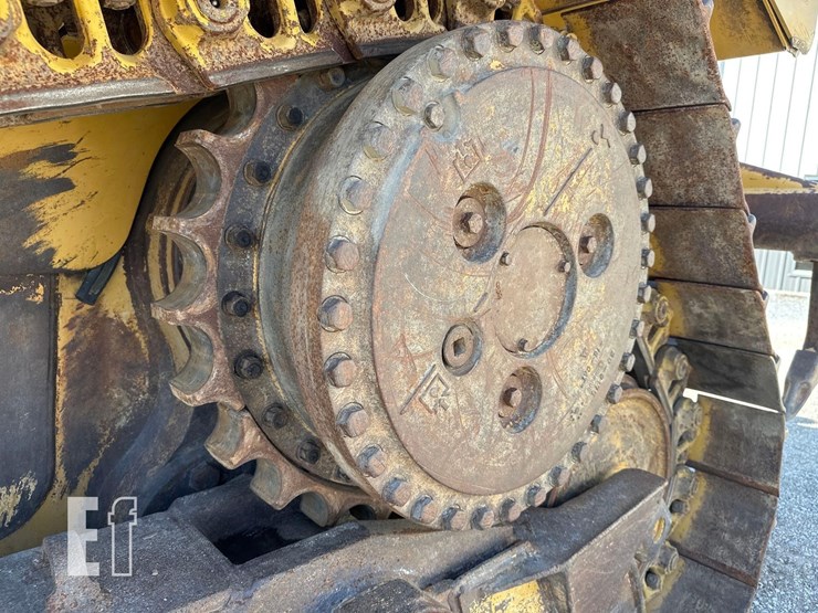 2011-caterpillar-d6t-image-33