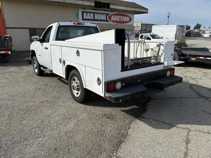 2011-chevrolet-2500-image-4