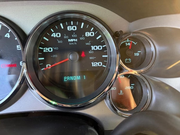 2013-chevrolet-2500-image-12