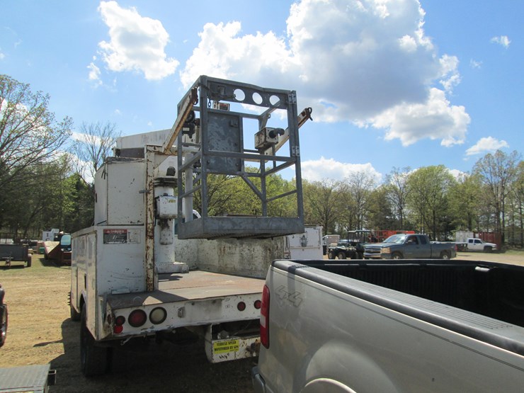 2007-ford-f550-image-4