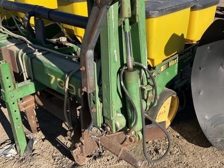 john-deere-7300-image-12