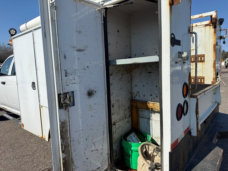 #2048-•-2013-ram-5500-heavy-duty-service-truck-image-16