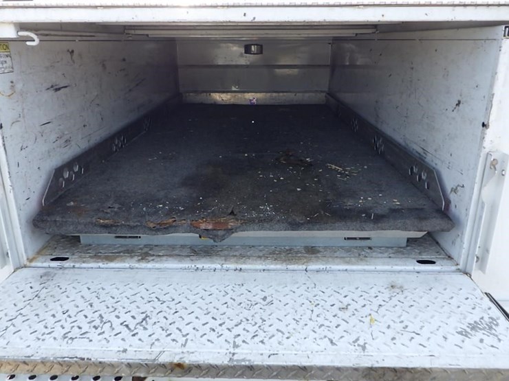 2017-chevrolet-2500hd-image-9