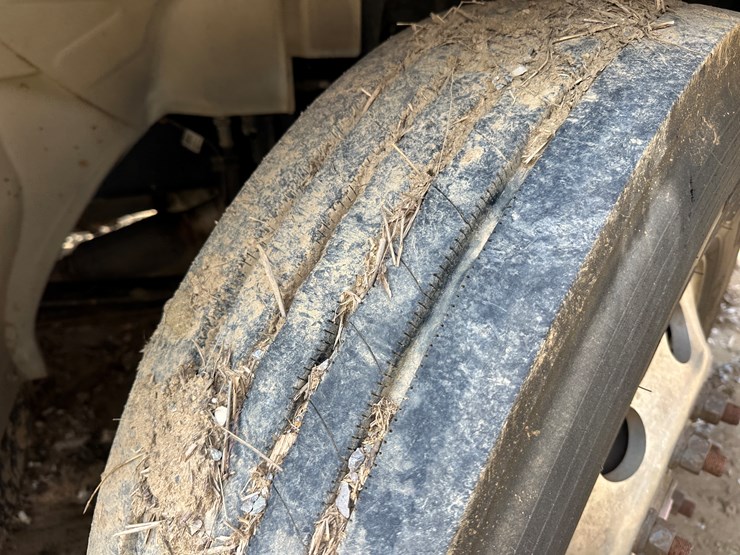 2020-hino-268-image-40