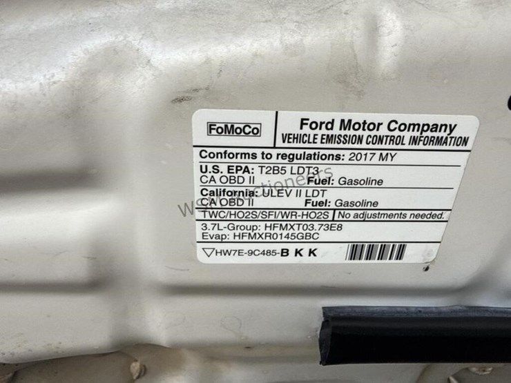 2017-ford-explorer-image-13