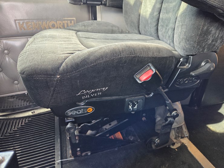 2006-kenworth-w900-image-73