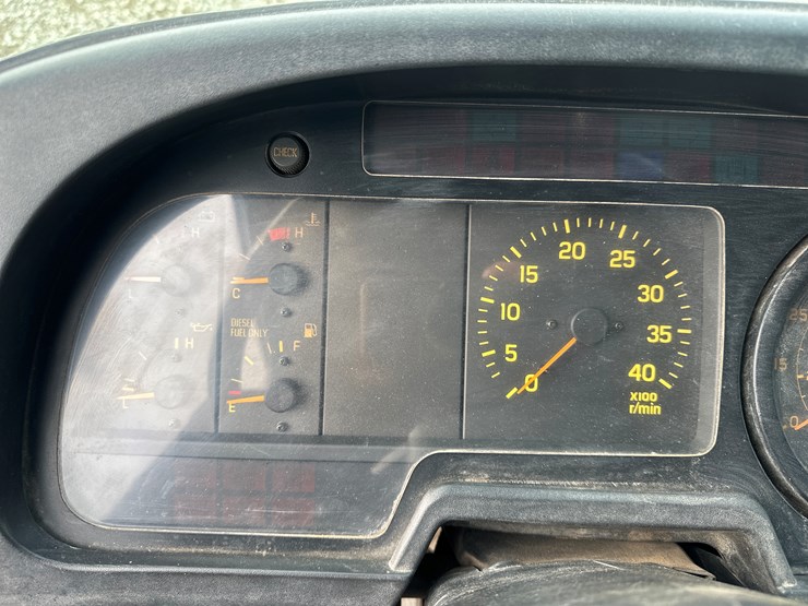 2000-gmc-t6500-image-35