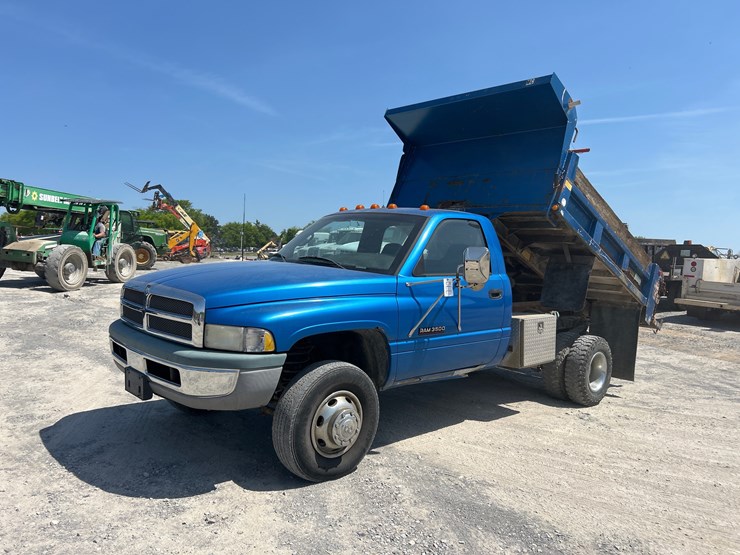 1998-dodge-3500-image-1