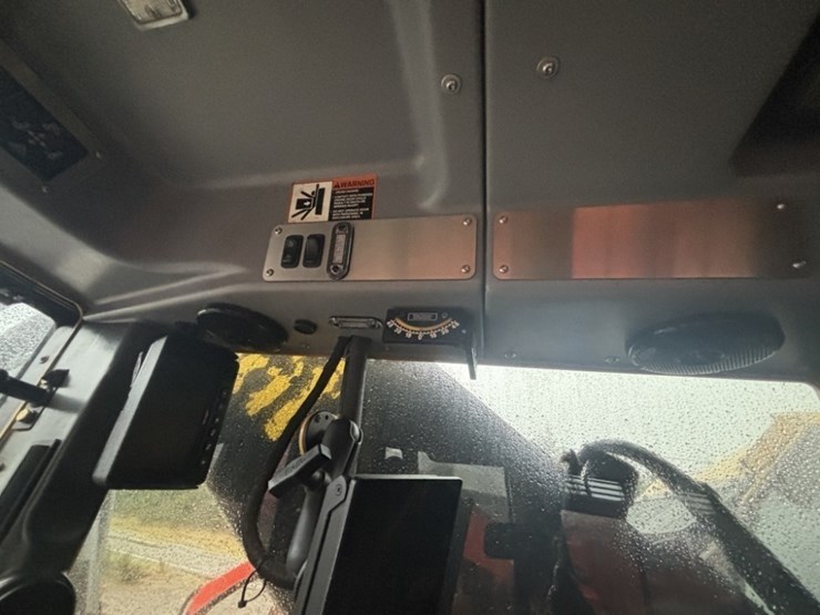 2017-tigercat-lx830d-image-35