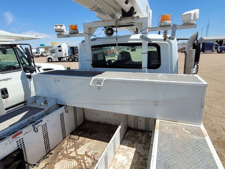 2012-international-7400-image-33