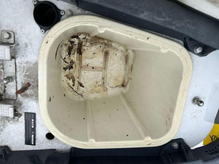 inoperable-1998-yamaha-wave-runner-gp760-pwc-yama2-image-25