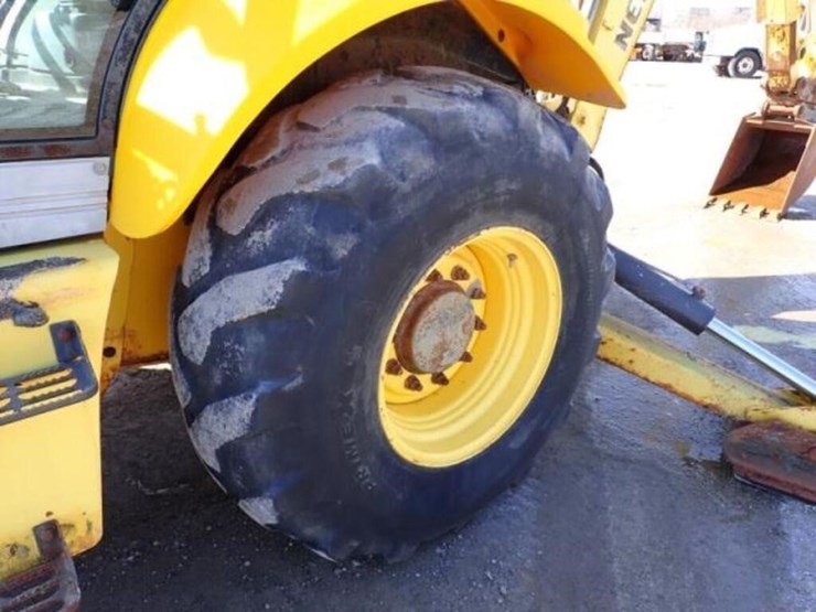 2012-new-holland-b95b-image-36