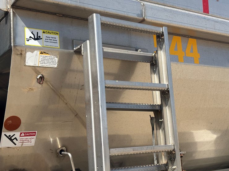 2006-international-7600-image-53