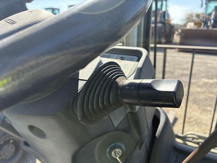 2007-nissan-mplf2025lv-forklift-image-13