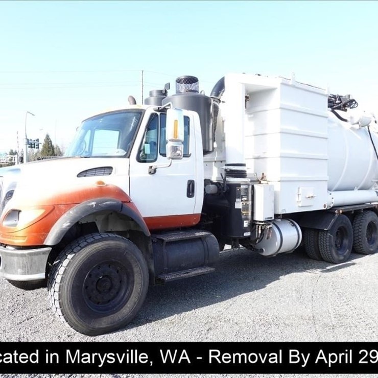 2005 INTERNATIONAL 7600