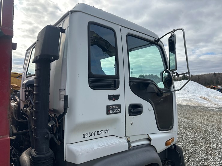 2000-gmc-t6500-image-12