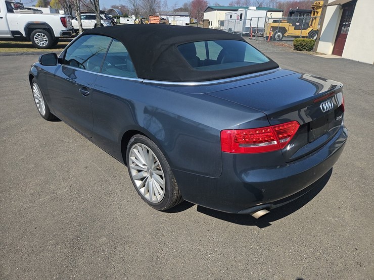 2011-audi-a5-quattro-2-door-convertible-image-7